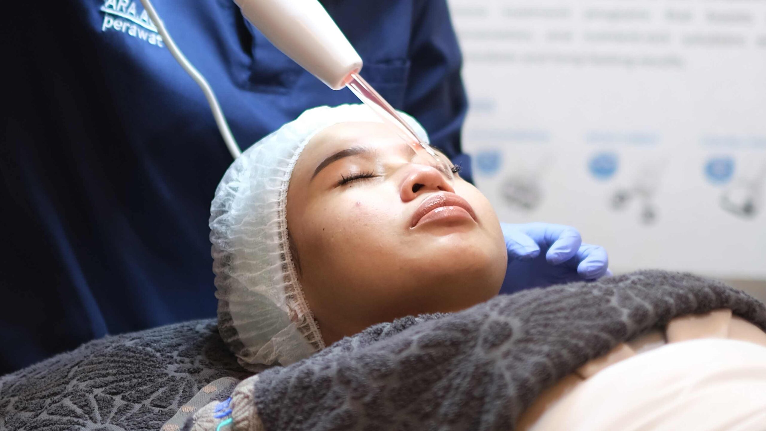 skin booster jakarta barat. glow booster jakarta barat. klinik glowing puri indah. murnicare skin clinic jakarta. murnicare glam studio jakarta. klinik kecantikan meruya. klinik kecantikan jakbar. klinik kecantikan jakarta barat. treatment skin booster. manfaat skin booster. murnicare jakarta.